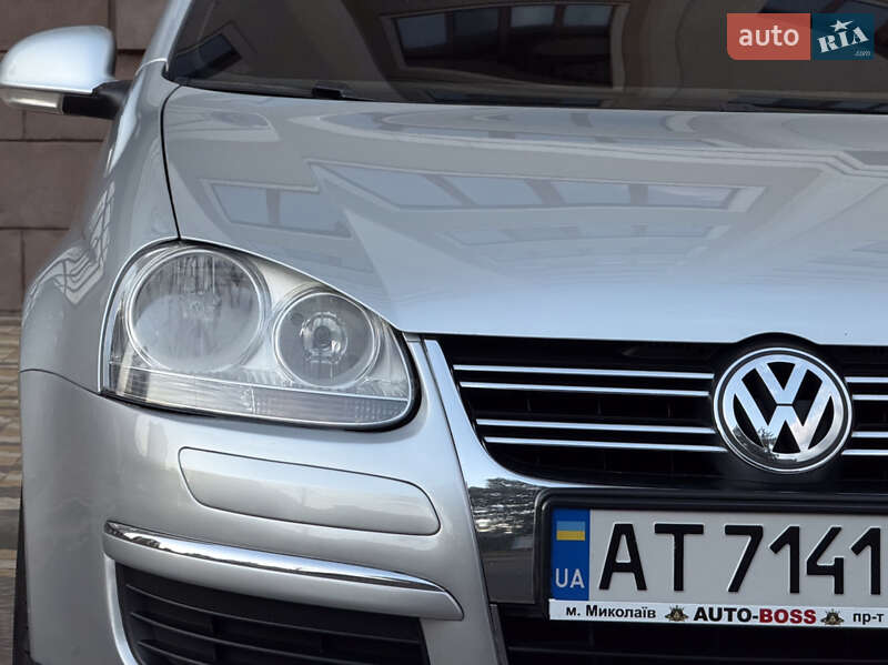 Універсал Volkswagen Golf 2009 в Миколаєві