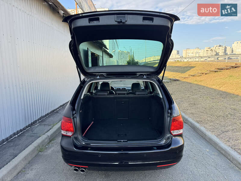 Універсал Volkswagen Golf 2008 в Києві