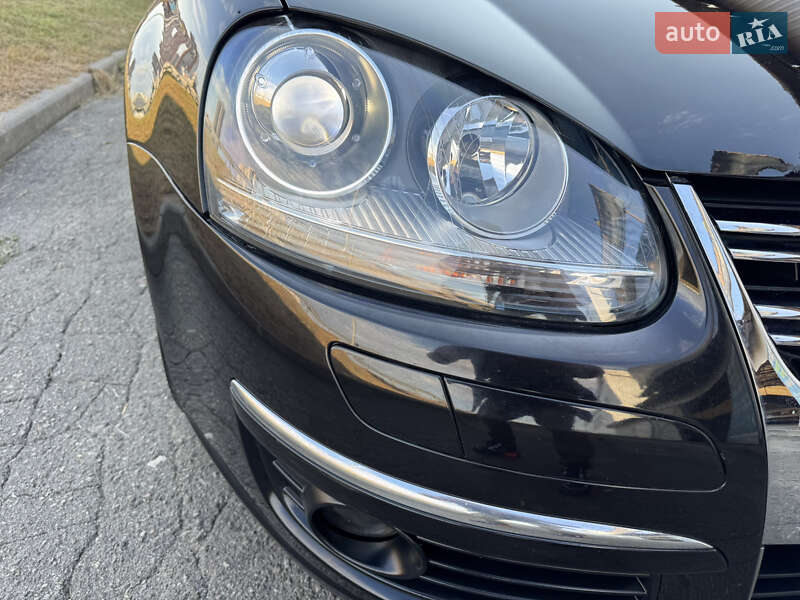 Універсал Volkswagen Golf 2008 в Києві