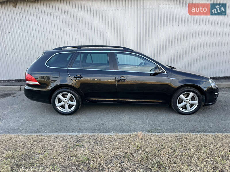 Універсал Volkswagen Golf 2008 в Києві