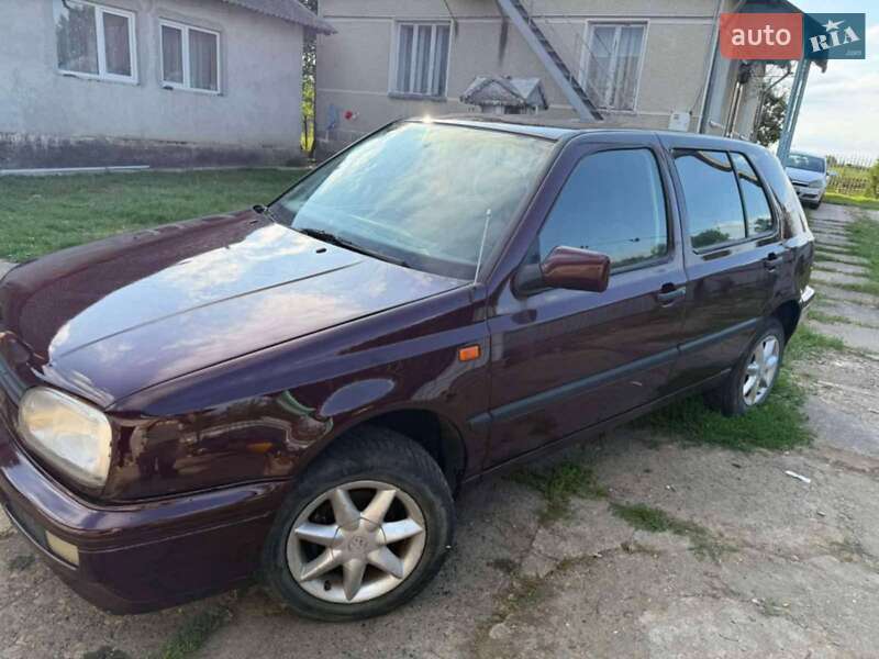 Хэтчбек Volkswagen Golf 1995 в Ивано-Франковске