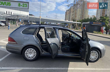 Универсал Volkswagen Golf 2010 в Киеве