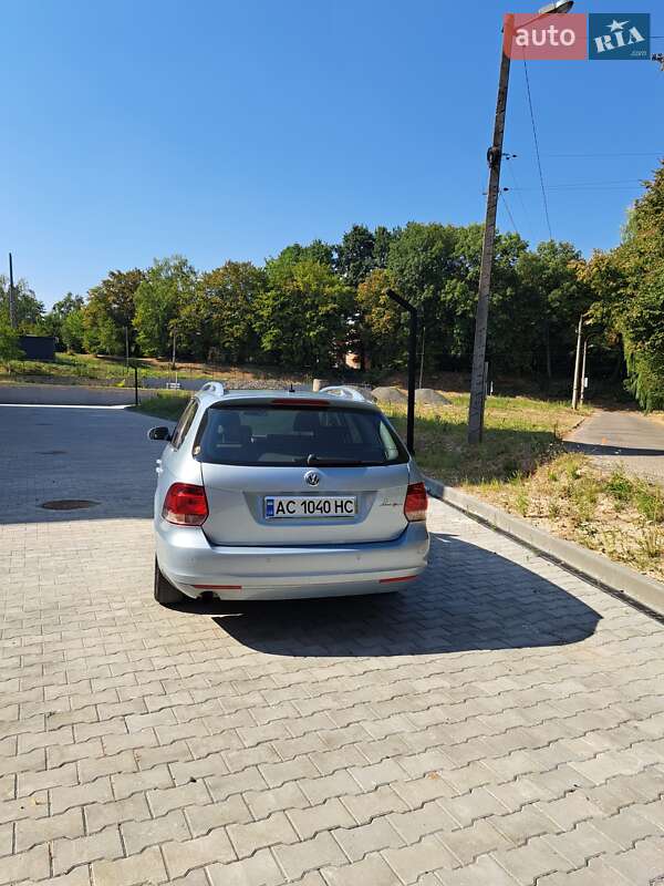 Універсал Volkswagen Golf 2010 в Горохові