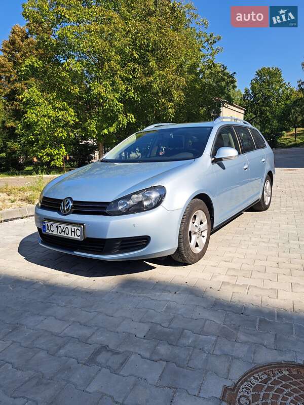 Універсал Volkswagen Golf 2010 в Горохові