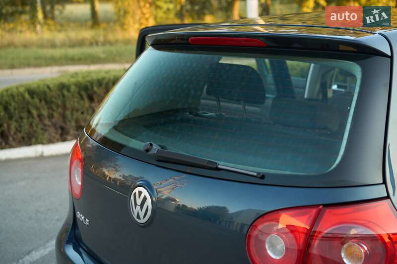 Хэтчбек Volkswagen Golf 2004 в Кременчуге