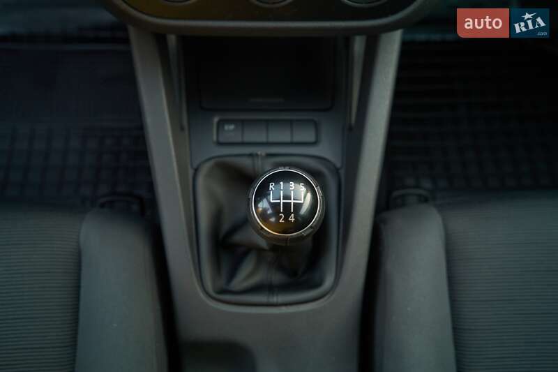 Хэтчбек Volkswagen Golf 2004 в Кременчуге