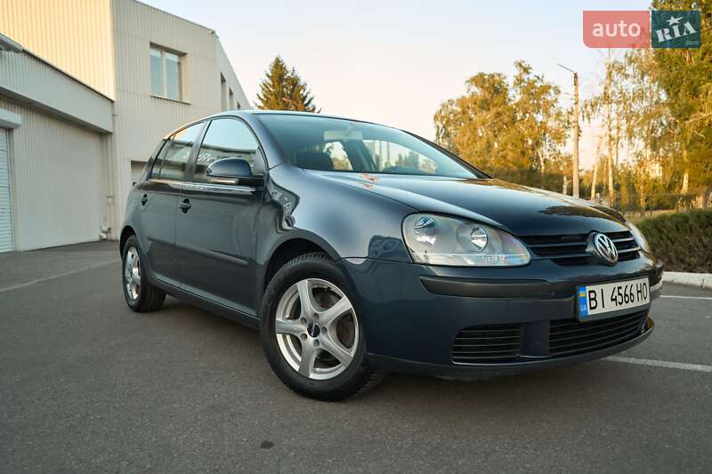 Хэтчбек Volkswagen Golf 2004 в Кременчуге