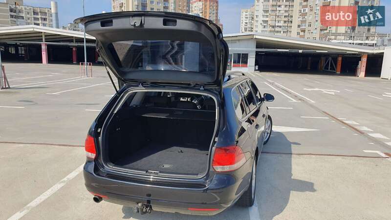 Универсал Volkswagen Golf 2011 в Киеве