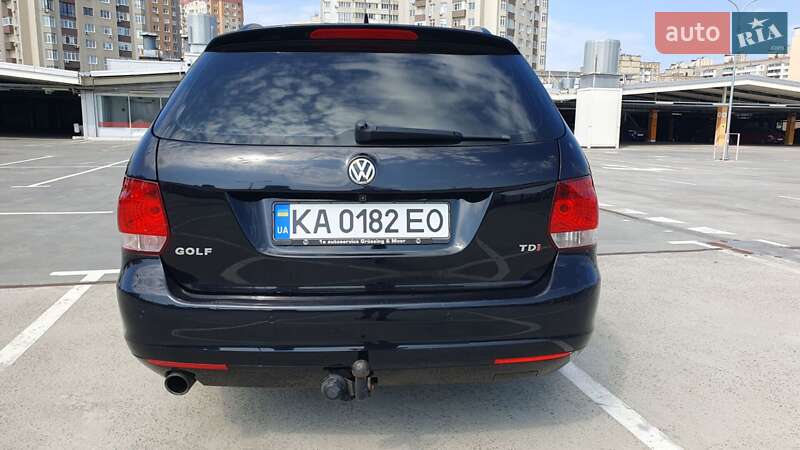 Универсал Volkswagen Golf 2011 в Киеве