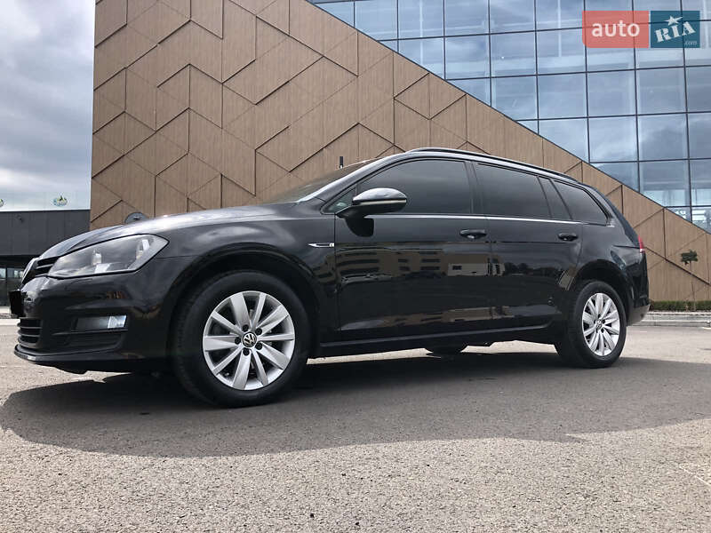 Універсал Volkswagen Golf 2013 в Мукачевому
