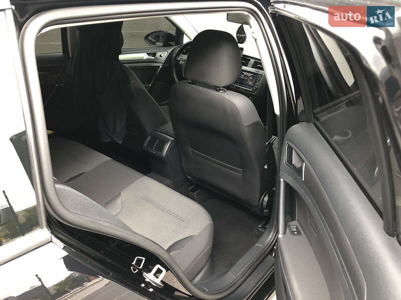 Універсал Volkswagen Golf 2013 в Мукачевому