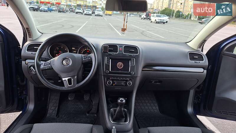 Хетчбек Volkswagen Golf 2010 в Івано-Франківську