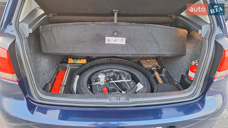 Хетчбек Volkswagen Golf 2010 в Івано-Франківську