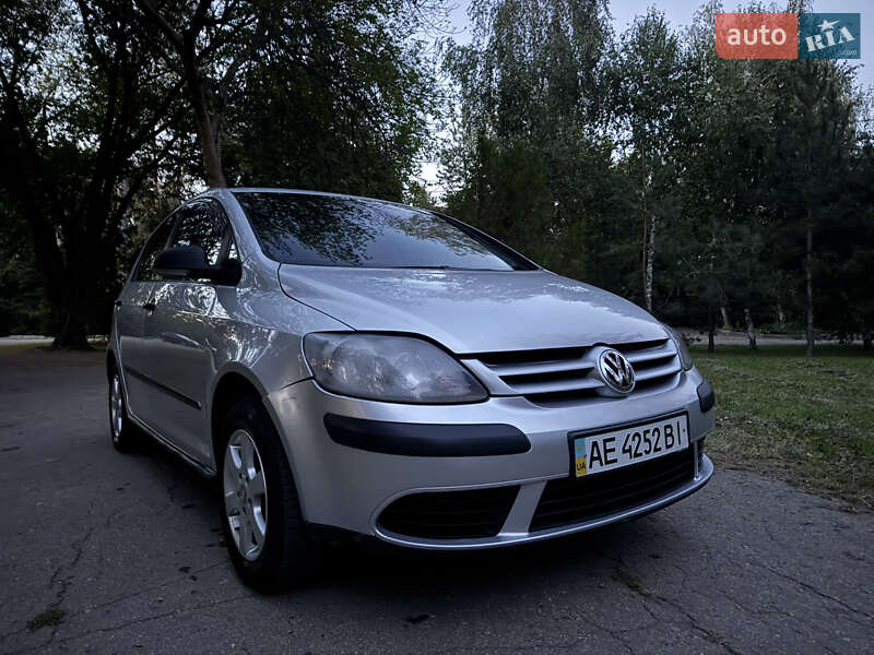 Хэтчбек Volkswagen Golf 2006 в Харькове