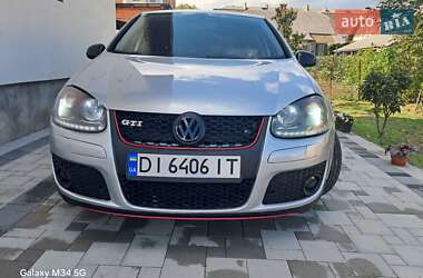 Хэтчбек Volkswagen Golf 2004 в Стрые