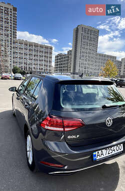 Хэтчбек Volkswagen Golf 2019 в Киеве