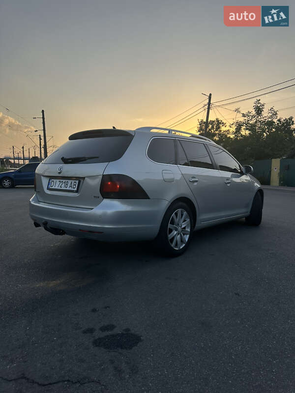 Універсал Volkswagen Golf 2010 в Києві