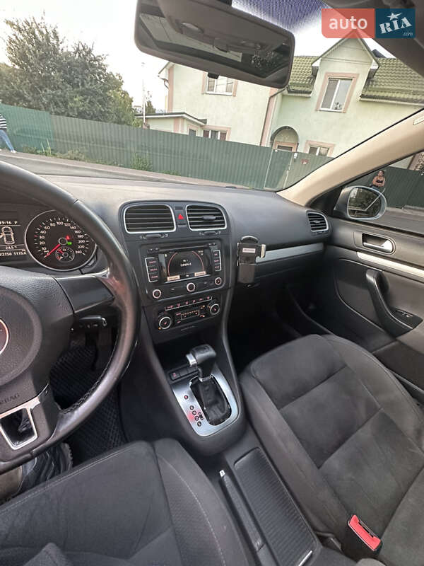 Універсал Volkswagen Golf 2010 в Києві