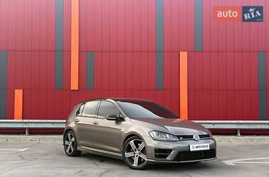 Хэтчбек Volkswagen Golf 2015 в Киеве