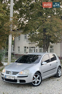 Хетчбек Volkswagen Golf 2005 в 
