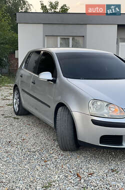 Хетчбек Volkswagen Golf 2005 в 