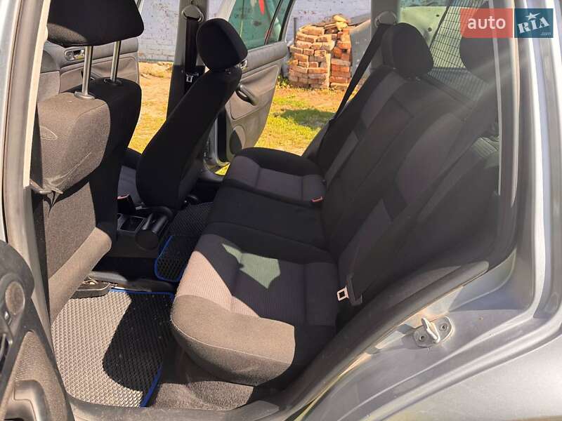 Универсал Volkswagen Golf 2001 в Хмельницком