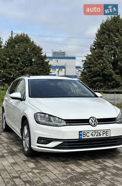 Універсал Volkswagen Golf 2017 в Чернівцях