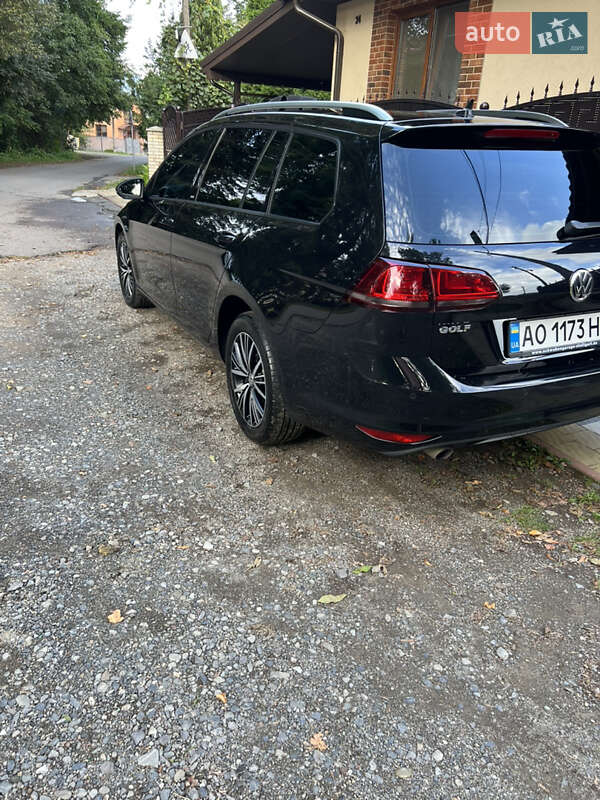 Універсал Volkswagen Golf 2016 в Сваляві