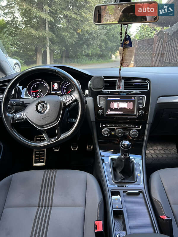 Універсал Volkswagen Golf 2016 в Сваляві