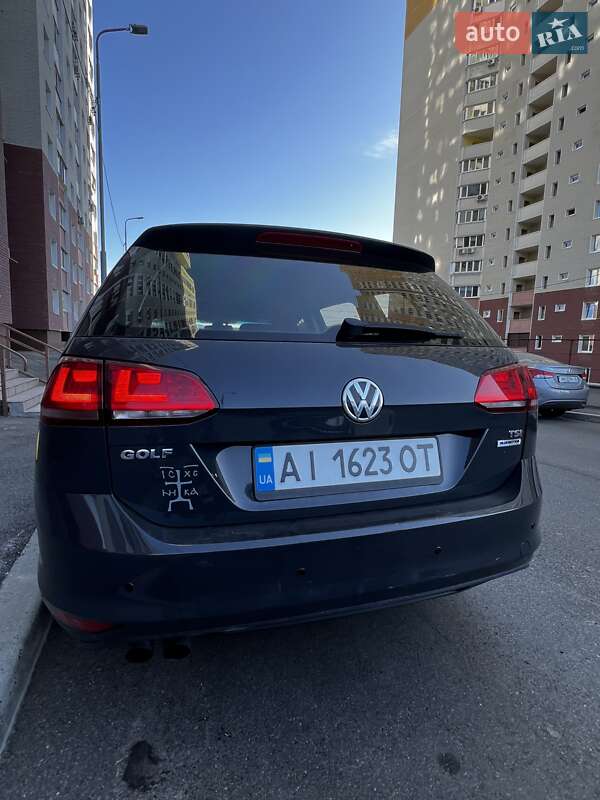Универсал Volkswagen Golf 2015 в Вышгороде