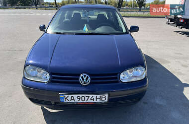 Хэтчбек Volkswagen Golf 2002 в Киеве