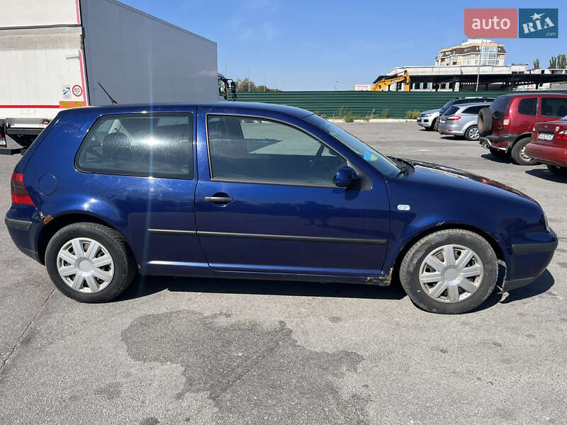 Хэтчбек Volkswagen Golf 2002 в Киеве фото 4 Хэтчбек Volkswagen Golf 2002 в Киеве