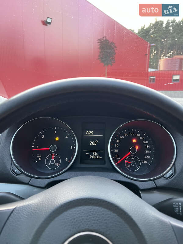 Хэтчбек Volkswagen Golf 2010 в Львове