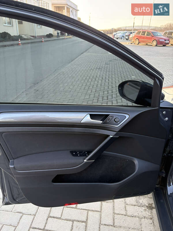 Универсал Volkswagen Golf 2016 в Ужгороде