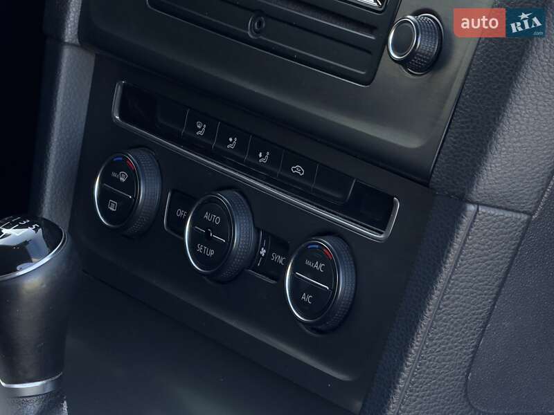 Хэтчбек Volkswagen Golf 2013 в Черновцах