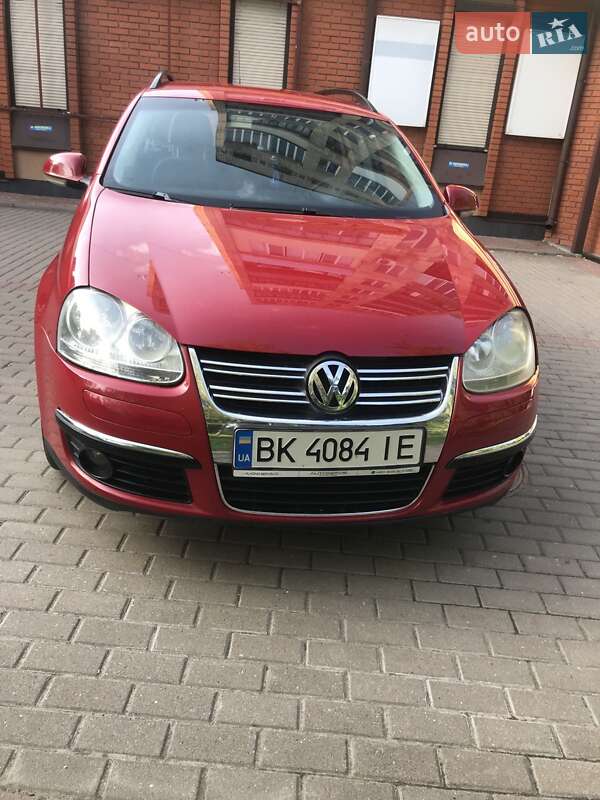 Універсал Volkswagen Golf 2009 в Рівному