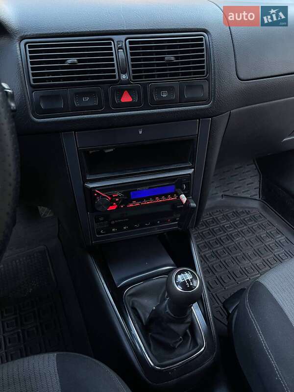 Универсал Volkswagen Golf 2003 в Тетиеве