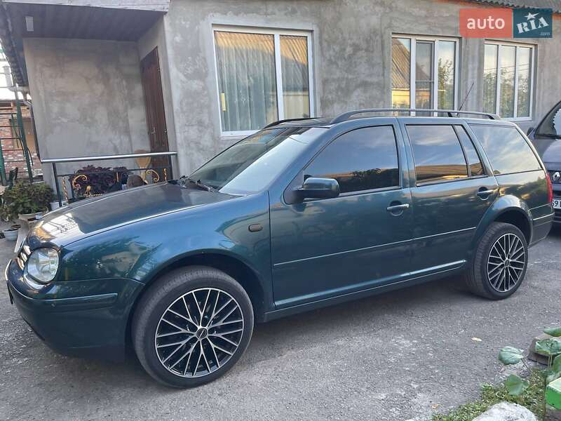 Универсал Volkswagen Golf 2003 в Тетиеве
