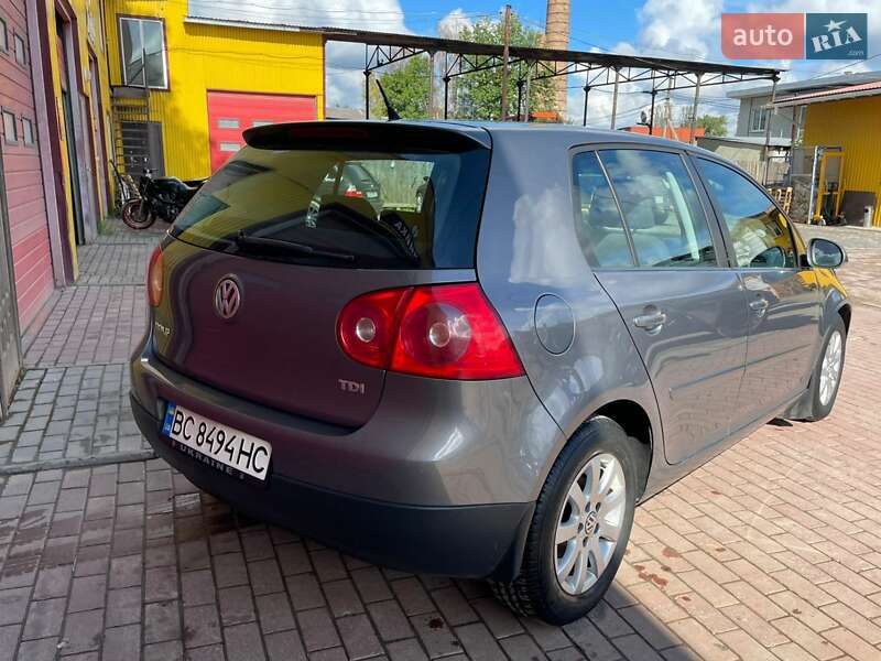 Хэтчбек Volkswagen Golf 2004 в Бориславе