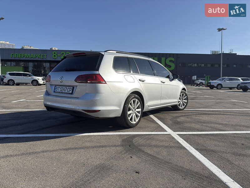 Универсал Volkswagen Golf 2015 в Киеве