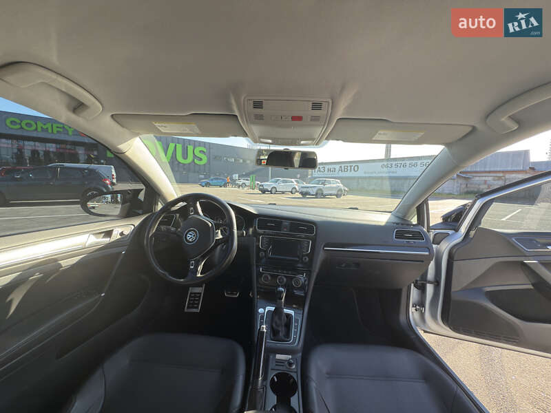 Универсал Volkswagen Golf 2015 в Киеве