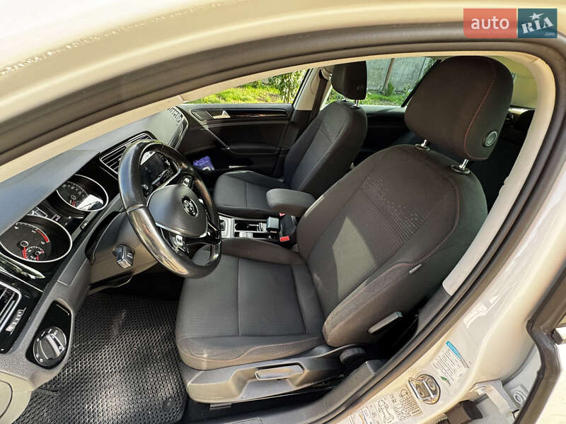 Универсал Volkswagen Golf 2017 в Тернополе