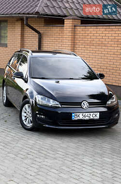 Універсал Volkswagen Golf 2015 в Красилові