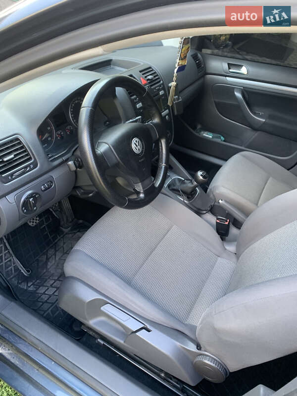 Универсал Volkswagen Golf 2009 в Ровно