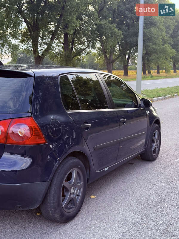 Хэтчбек Volkswagen Golf 2007 в Ромнах