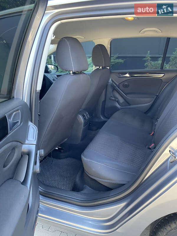 Хэтчбек Volkswagen Golf 2010 в Белой Церкви