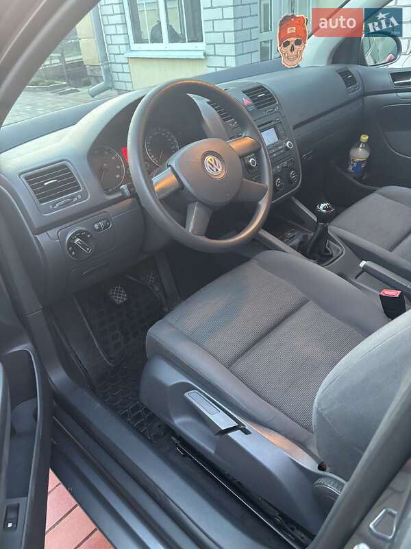 Хэтчбек Volkswagen Golf 2005 в Новомосковске фото 3 Хэтчбек Volkswagen Golf 2005 в Новомосковске