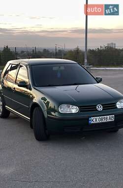 Хетчбек Volkswagen Golf 2000 в Харкові
