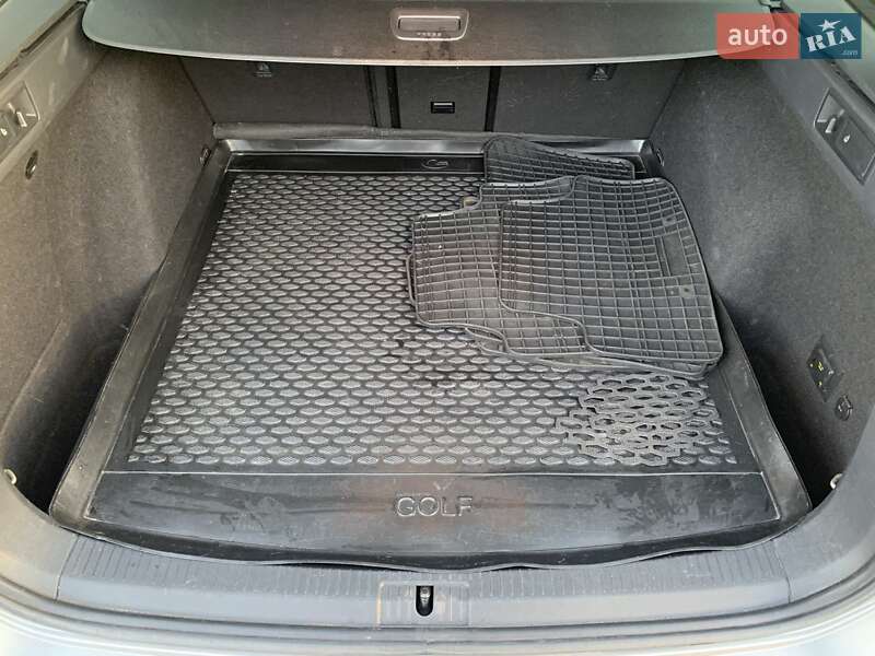 Універсал Volkswagen Golf 2015 в Житомирі