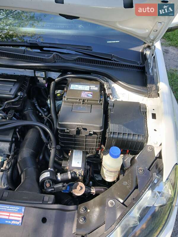 Хетчбек Volkswagen Golf 2009 в Полтаві